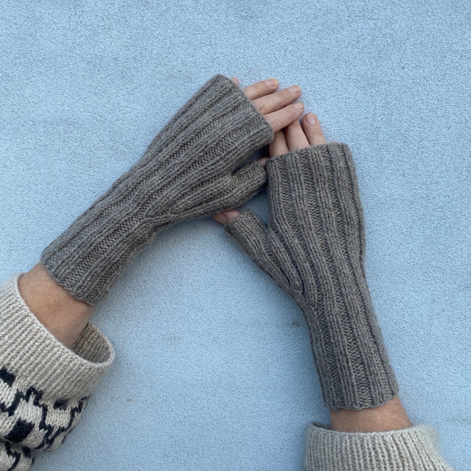 Knitting for Olive Nuuk Gloves
