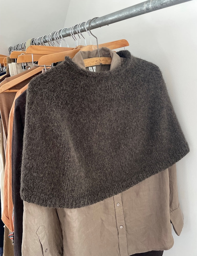 LeKnit Plain Yoke Poncho mit Poppy von Sandnes Garn 5