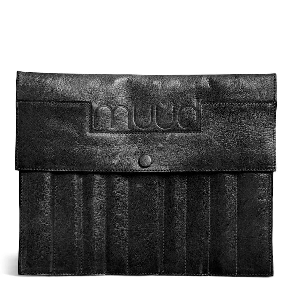 Oslo XL Nadeletui von muud, Leder, schwarz, Ansicht von vorne, geschlossen