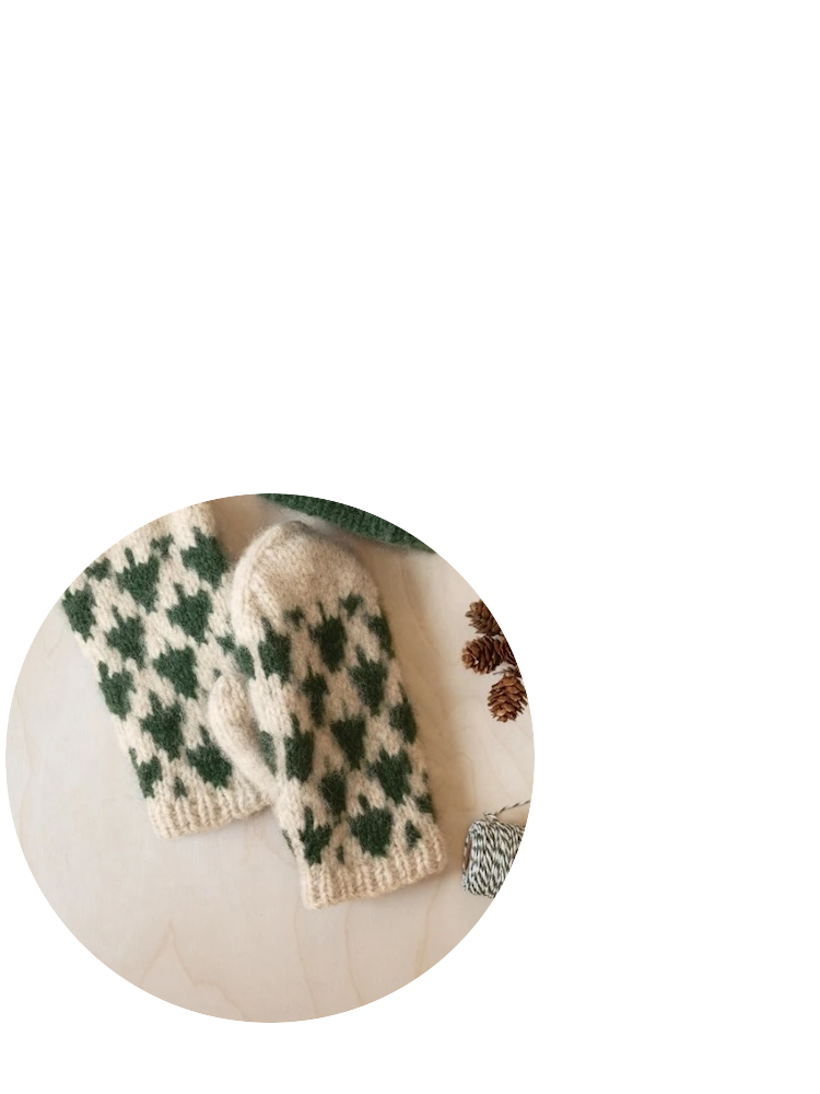 Christmas Tree Mittens | festive mittens with Fritidsgarn from Sandnes Garn - with printed instructions