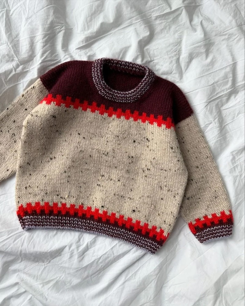 Cross Sweater Kids von PetiteKnit mit Peer Gynt von Sandnes Garn 5