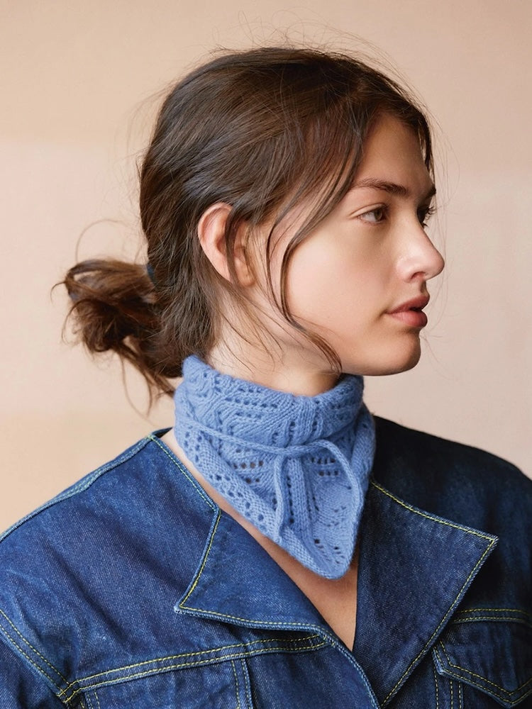 Agnes Head Scarf | mit I-Cord Bändern aus Cashmere von Sandnes Garn