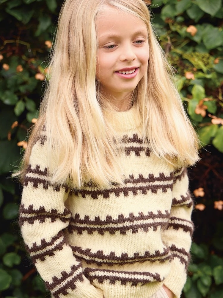 Ridge Sweater Junior - Borstet | kuschelweich aus Atlas und Borstet Alpakka von Sandnes Garn