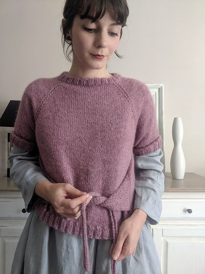 Closca Shirt | mit Schleifendetail aus Fleece Bluefaced Leicester DK von West Yorkshire Spinners