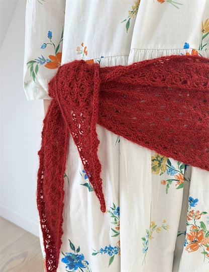 Bellis Scarf | zartes Blütenmuster aus Alpakka Folgetrad und Tynn Silk Mohair von Sandnes Garn