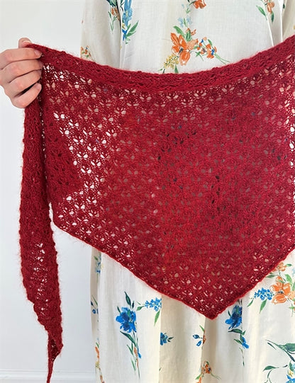 Bellis Scarf | zartes Blütenmuster aus Alpakka Folgetrad und Tynn Silk Mohair von Sandnes Garn