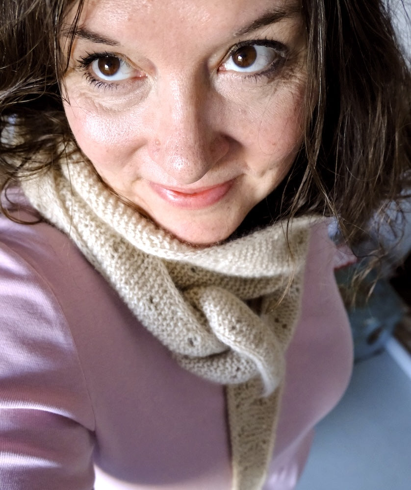 Rabea von gute-garne Fortune Cookie Shawl mit Classic Cashmere von Cardiff 3