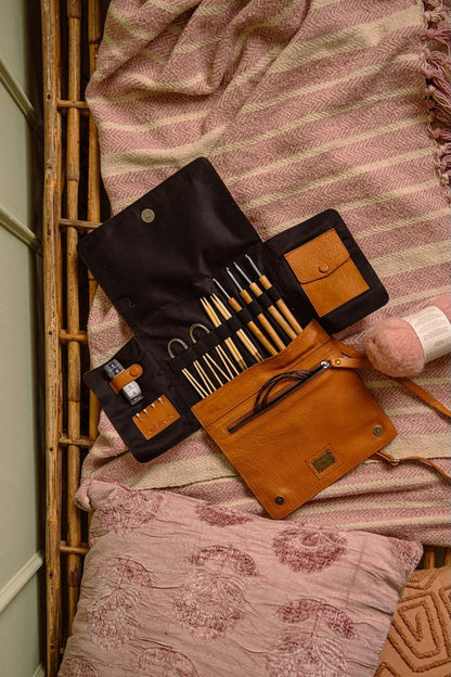 Gro Nadeletui Bag | for your accessories with practical shoulder strap