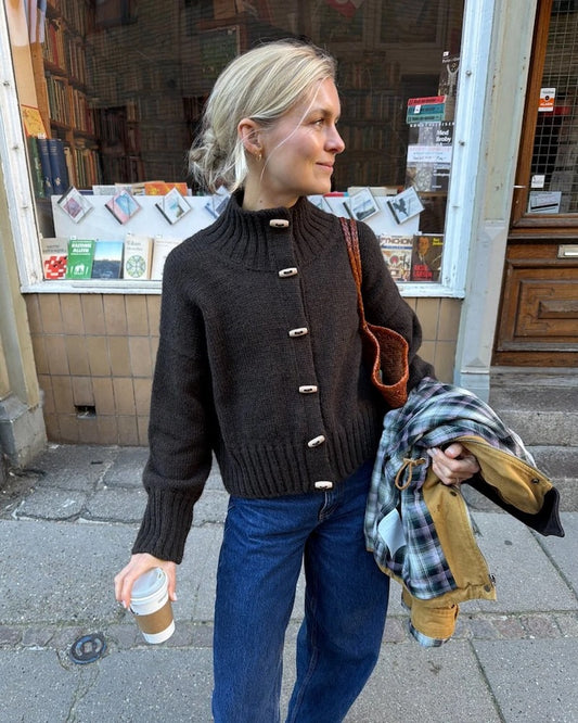 Hannah Jacket | Basic Jacke aus Atlas von Sandnes Garn