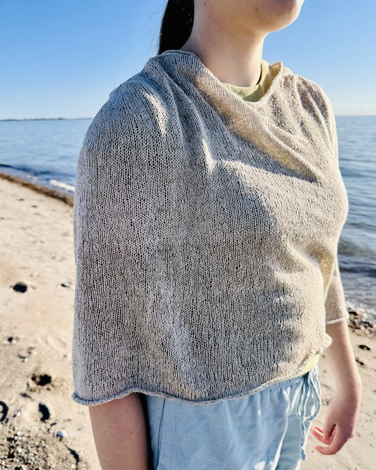 Rabea von gute-garne.de Sundown Cape mit Kinu von ITO Yarn 1