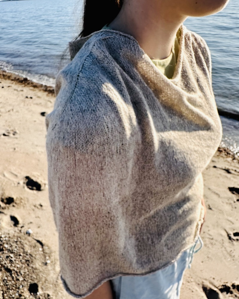 Rabea von gute-garne.de Sundown Cape mit Kinu von ITO Yarn 6