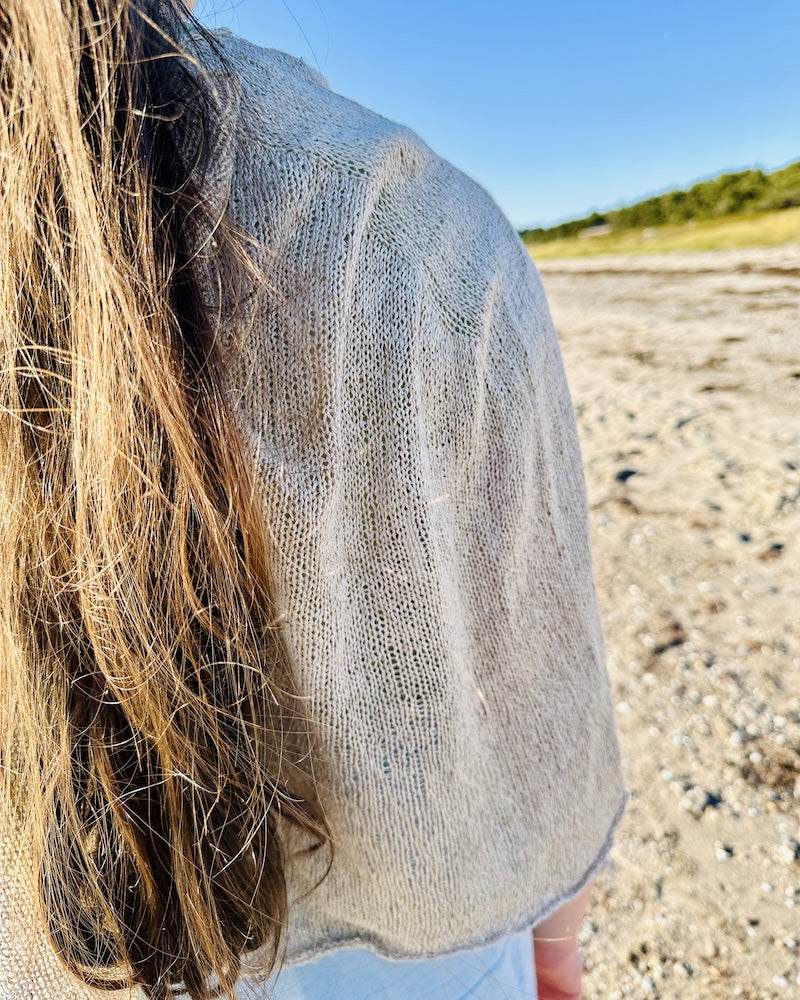 Rabea von gute-garne.de Sundown Cape mit Kinu von ITO Yarn 3