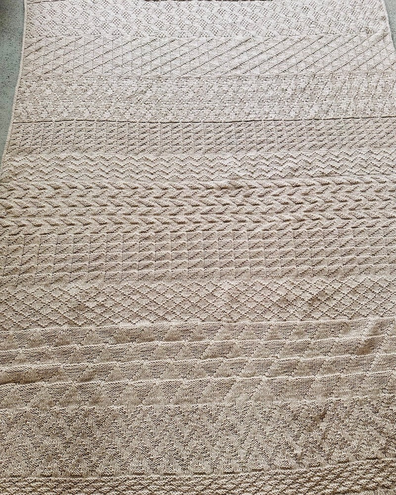 Rabea von gute-garne Jahresdecke mit Atlas von Sandnes Garn 16