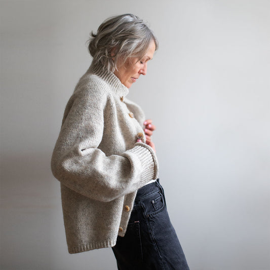 Jilli Jacket | lässige Jacke aus Atlas und Primo von Sandnes Garn