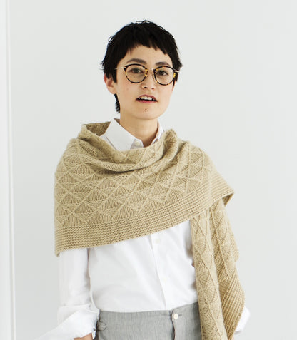Void Shawl | weiches Diamantmuster aus Far von Woolfolk