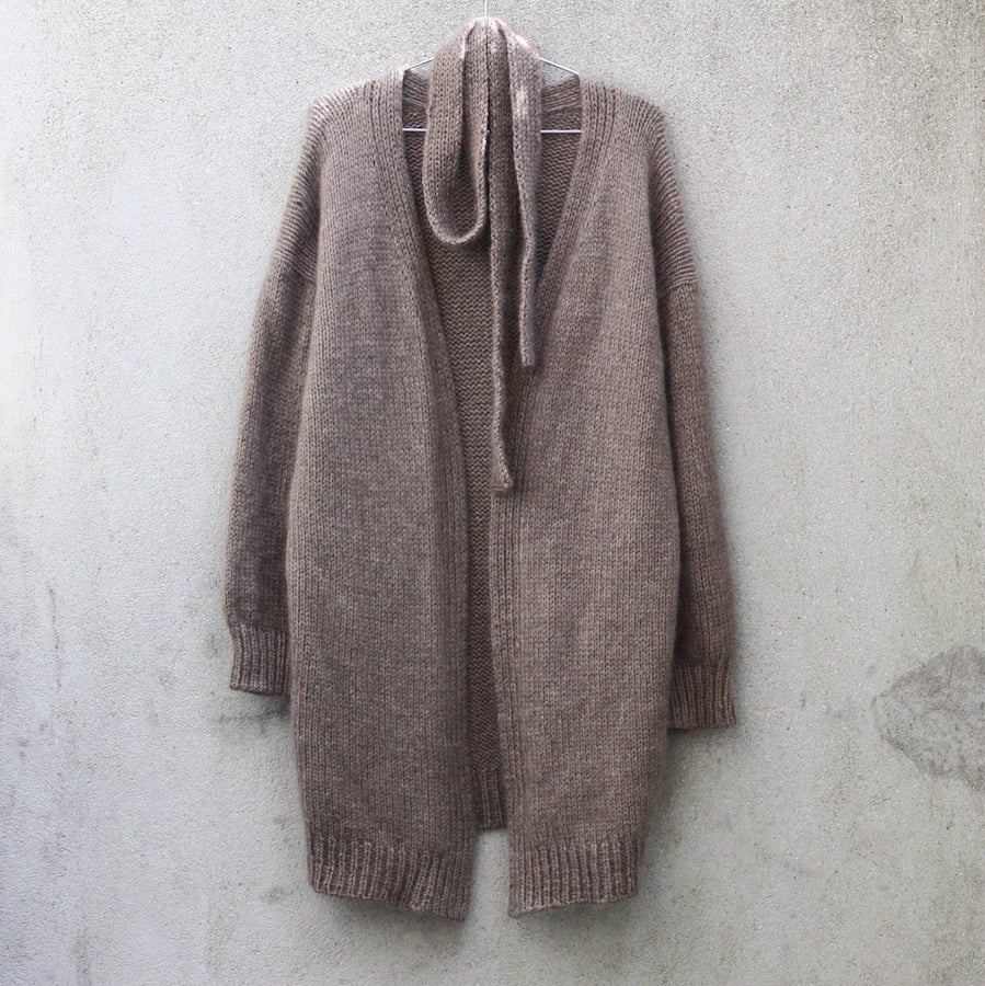 Knitting for Olive Charles Grey Cardigan Gesamtansicht