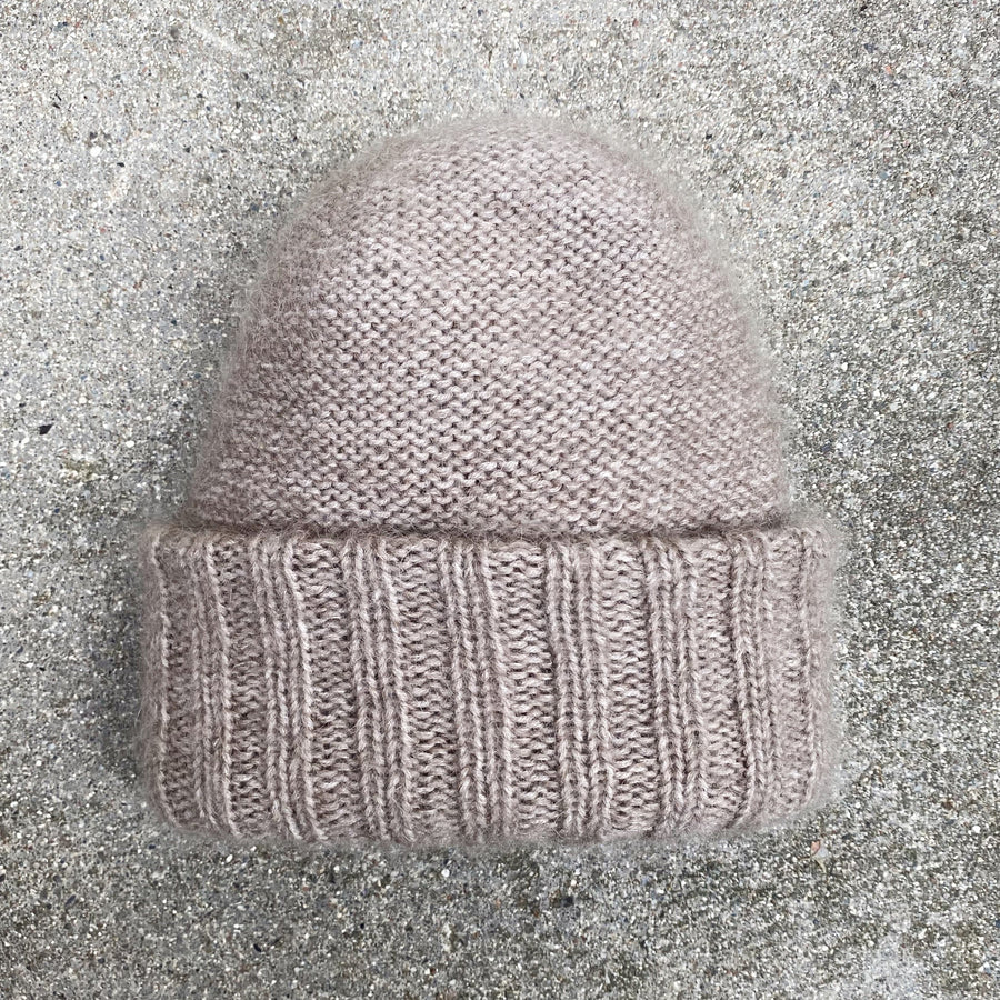 Knitting for Olive Frederiksberg Beanie auf links gezogen