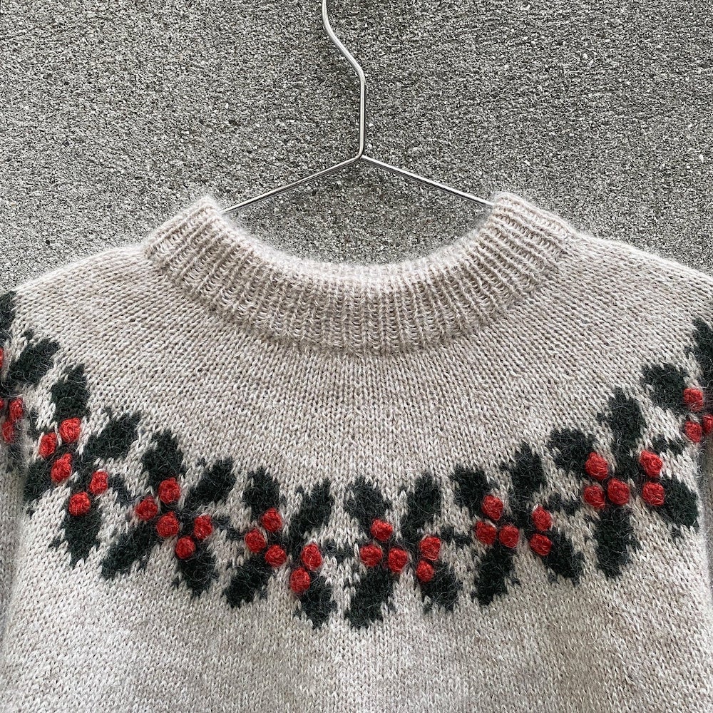 Knitting for Olive Holly Sweater Detail Kragen