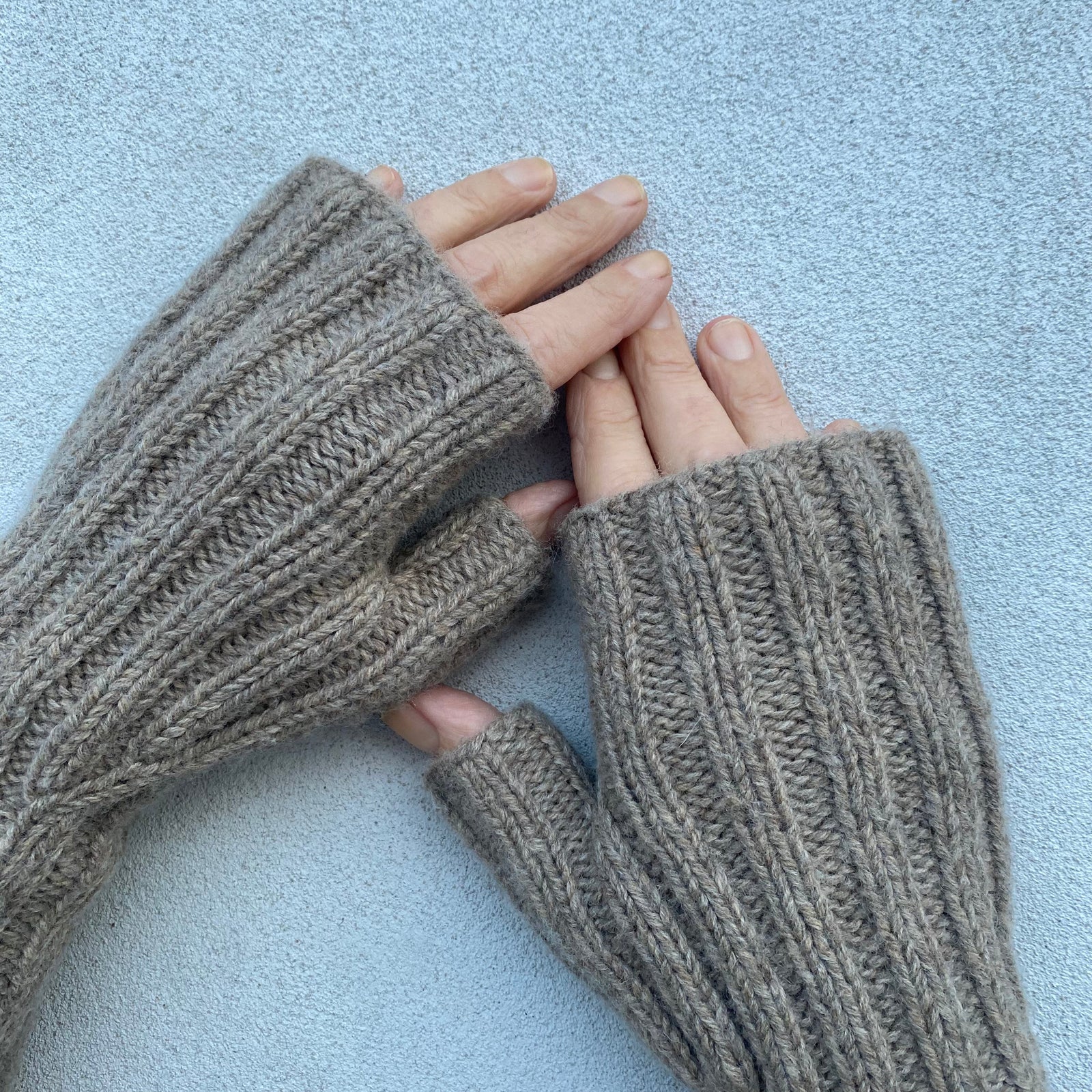 Knitting for Olive Nuuk Gloves Detail