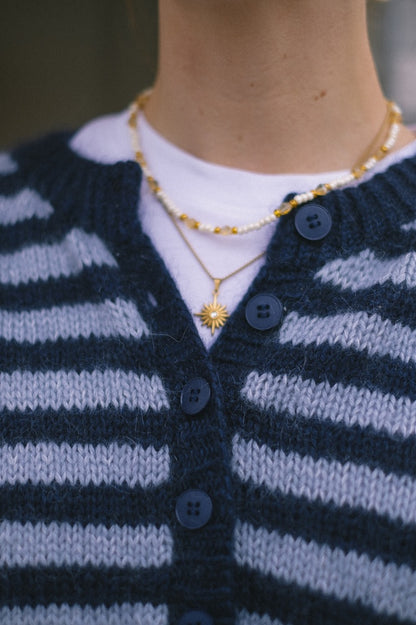 In My Stripes Era Cardi | Streifenliebe aus Helene und Edith von Novita