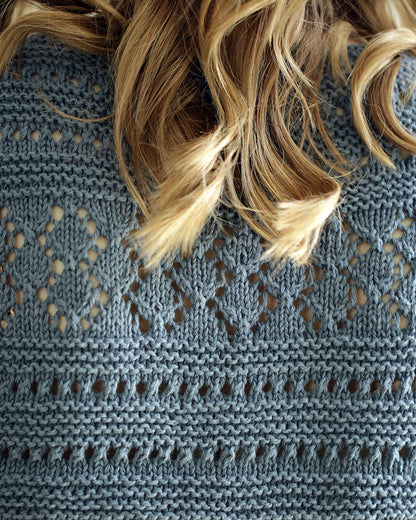 Let's Go Vest | Vest with textured-pattern stripes in Line yarn by Sandnes Garn