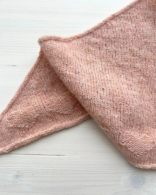Lille Hjerte Shawl | zarte kleine Herzen aus Le Petit Lambswool von Biches & Bûches