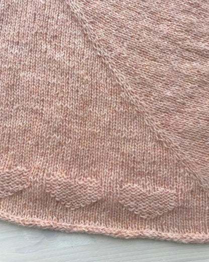 Lille Hjerte Shawl | zarte kleine Herzen aus Le Petit Lambswool von Biches & Bûches