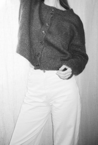 Marlo Cardigan | klassikaline ja siidise langevusega, valmistatud Biches & Bûchesi Le Petit Organic Cottonist ja Le Petit Silk & Mohair’st