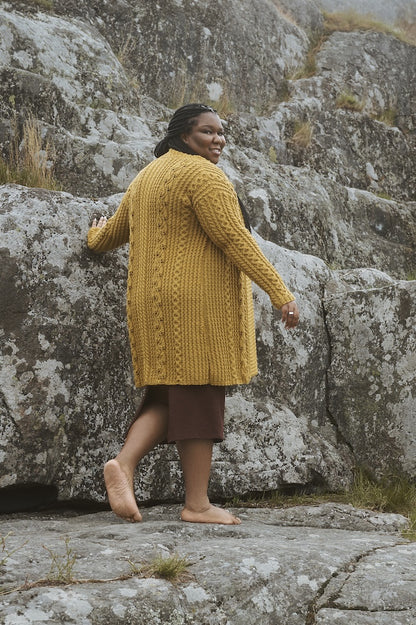 Cardigan Lumo | modello ampio e lungo, realizzato con 7 Sisters di Novita