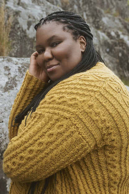 Cardigan Lumo | modello ampio e lungo, realizzato con 7 Sisters di Novita