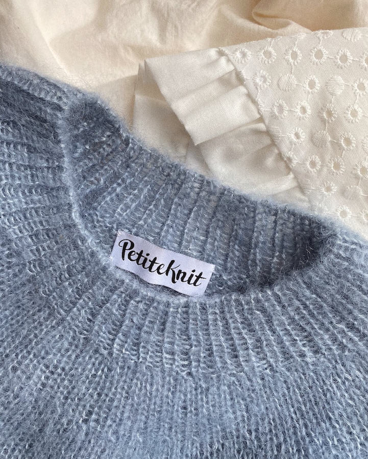 PetiteKnit Novice Sweater Mohair Edition hellblau 3