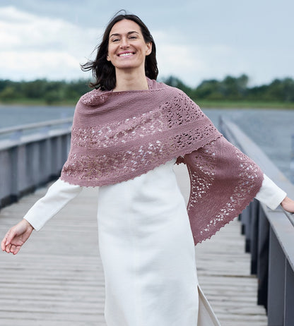 Tuch Play of Light | hulmønster i Cheeky Merino Joy fra Rosy Green Wool