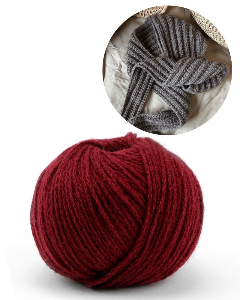 My Favorite Things Knitwear Scarf No. 3 aus Pascuali Cashmere 6/28 rubin