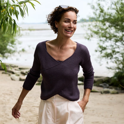 Twilight Trail Pullover | Wickelpullover aus Cheeky Merino Joy von Rosy Green Wool