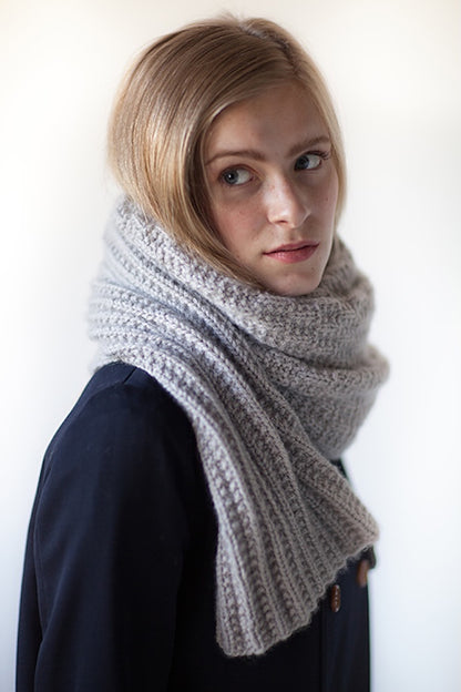 Scialle Brosten | motivo semplice in Far di Woolfolk