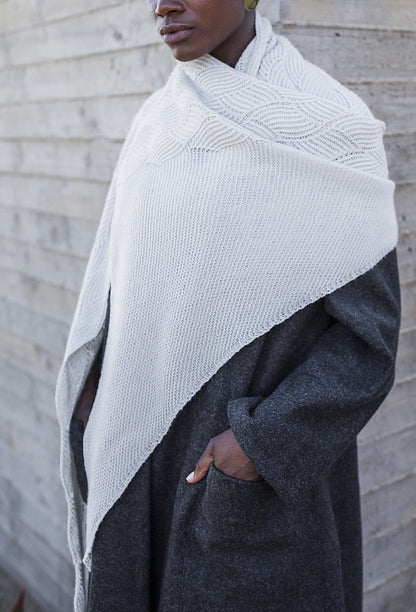 Scialle Skala | delicato scialle in filato Tynd di Woolfolk