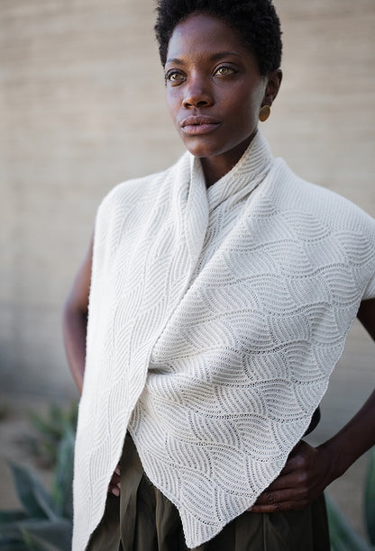 Scialle Skala | delicato scialle in filato Tynd di Woolfolk
