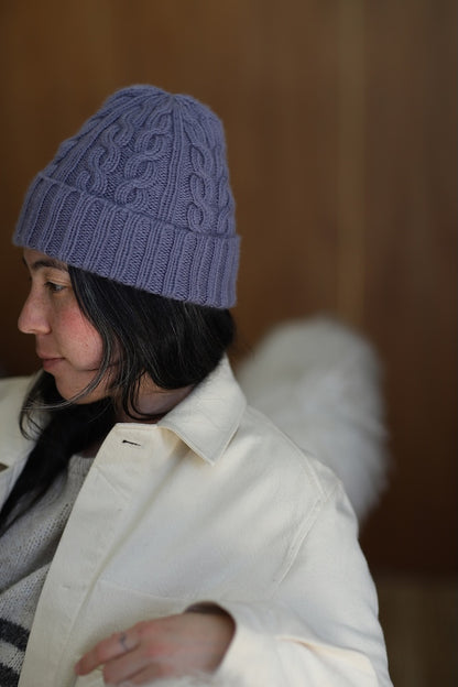 Sellwood Hat | mjukt flätmönster i Tynd från Woolfolk