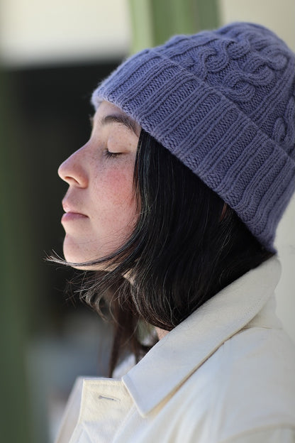 Sellwood Hat | mjukt flätmönster i Tynd från Woolfolk