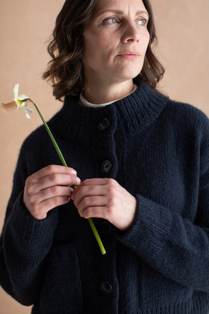 Miko Cardigan | zacht en knus jasje met mooie zakken van lucht van Woolfolk