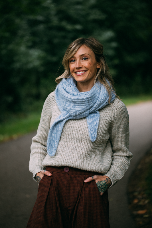 Jaunty Shawl | schlicht und wunderschön aus Cheeky Merino Joy von Rosy Green Wool