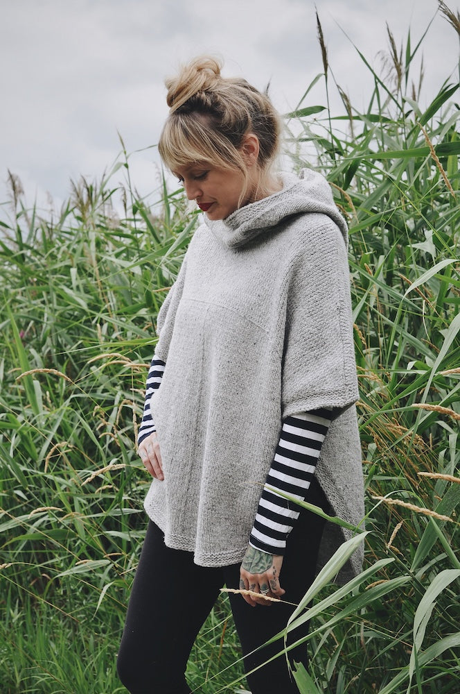 Sheltered Poncho von Andrea Mowry mit Heavy Merino von Knitting for Olive 1