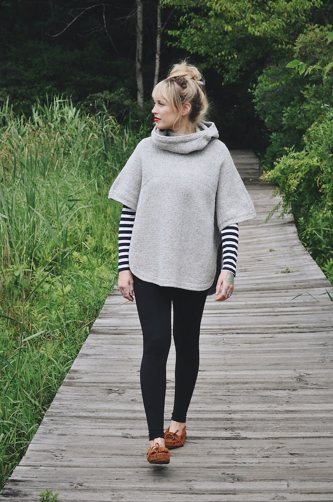 Sheltered Poncho von Andrea Mowry mit Heavy Merino von Knitting for Olive 3