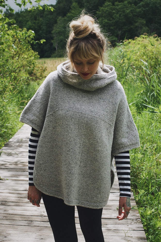 Sheltered Poncho von Andrea Mowry mit Heavy Merino von Knitting for Olive 7