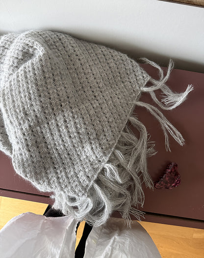 Aneo Shawl | zartes Tuch mit Fransen aus Tynn Peer Gynt und Tynn Silk Mohair von Sandnes Garn