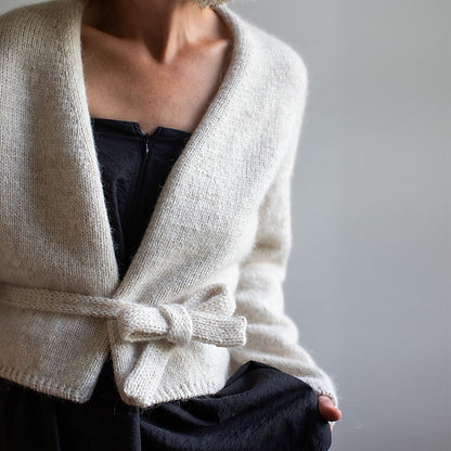 Fold Wrap | feminine Wickeljacke aus Atlas und Tynn Silk Mohair von Sandnes Garn