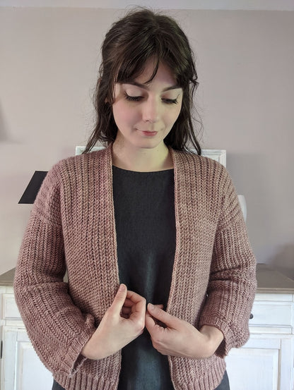 Cervion Cardigan | lässige Jacke aus Cheeky Merino Joy von Rosy Green Wool