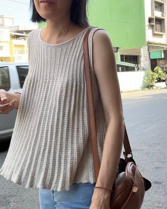 Pleated Top | bewegtes Faltenmuster mit Tynn Line