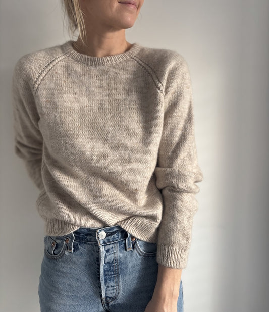 Aldeburgh Sweater | feine Zopfdetails aus Merino und Soft Silk Mohair von Knitting for Olive