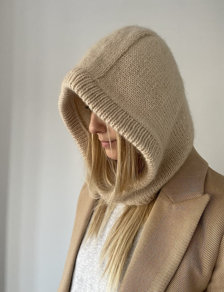 Coco Amour Knitwear Harris Hood Schalkapuze aus Smart und Tynn Silk Mohair von Sandnes Garn 1